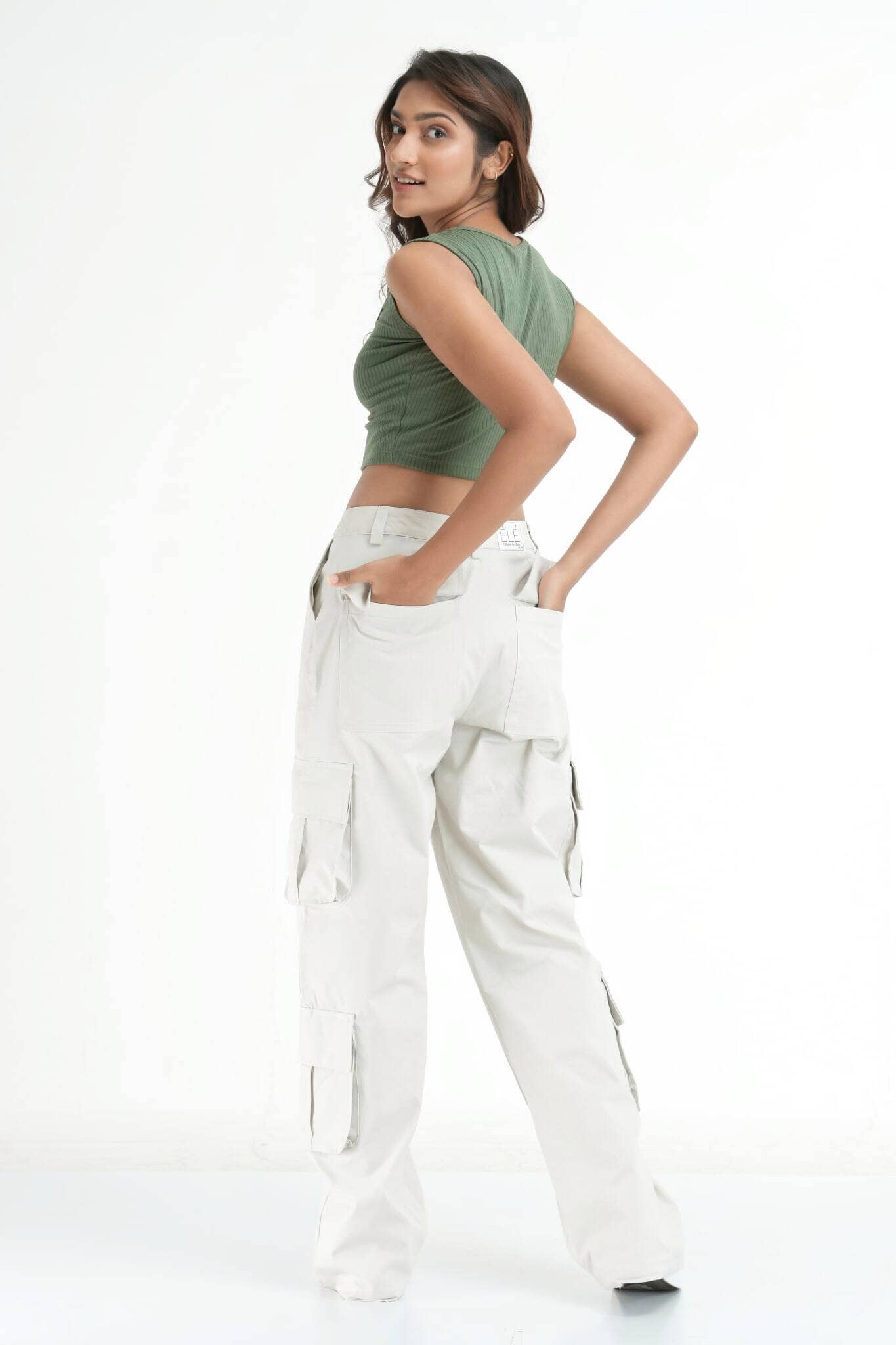 Back flap patch pocket cargo pant